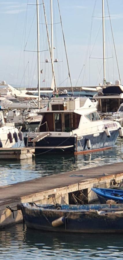 Hotel Salerno Yacht Zewnętrze zdjęcie