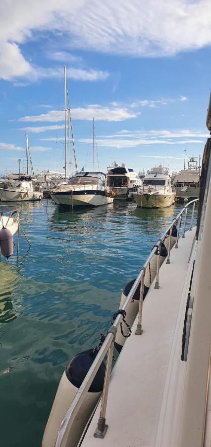 Hotel Salerno Yacht Zewnętrze zdjęcie