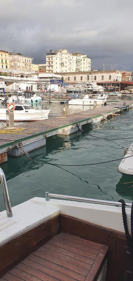 Hotel Salerno Yacht Zewnętrze zdjęcie